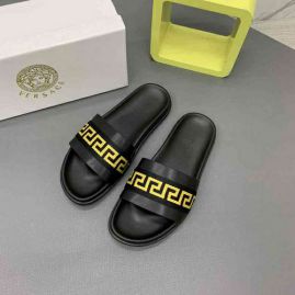 Picture of Versace Slippers _SKU7611024794411950